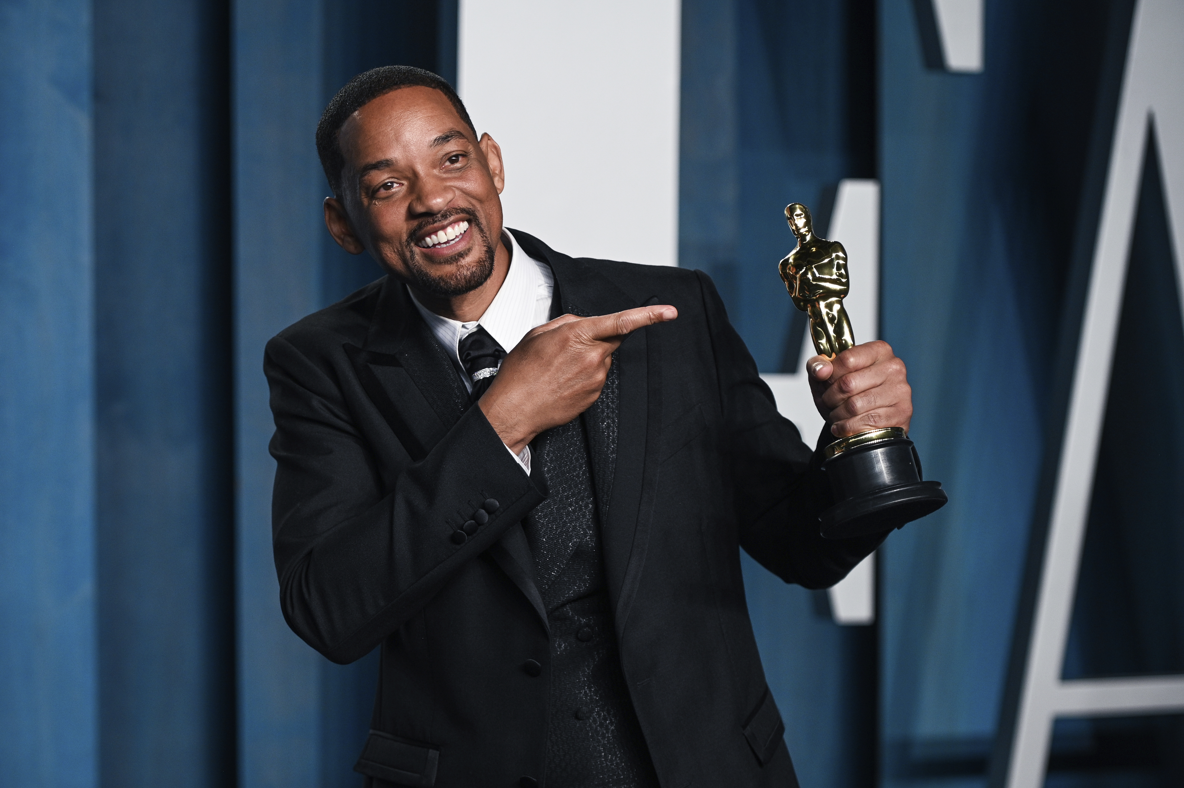 will Smith Apologizes To Chris Rock Calls Oscars Slap Fuzzy Moment  Indiewire