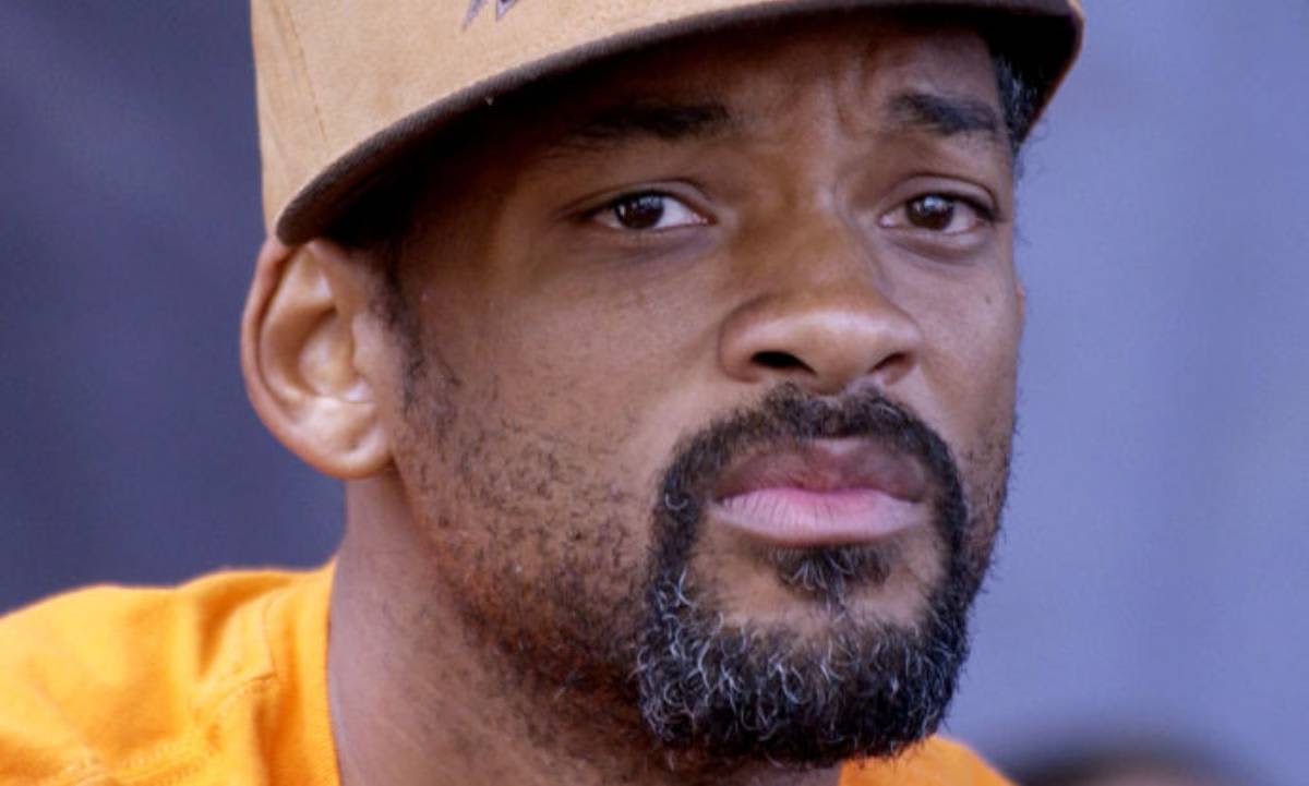 will Smith Fights Back Tears As He Issues Emotional Video Statement Addressing Chris Rock Oscars Slap Its All Fuzzy Hello