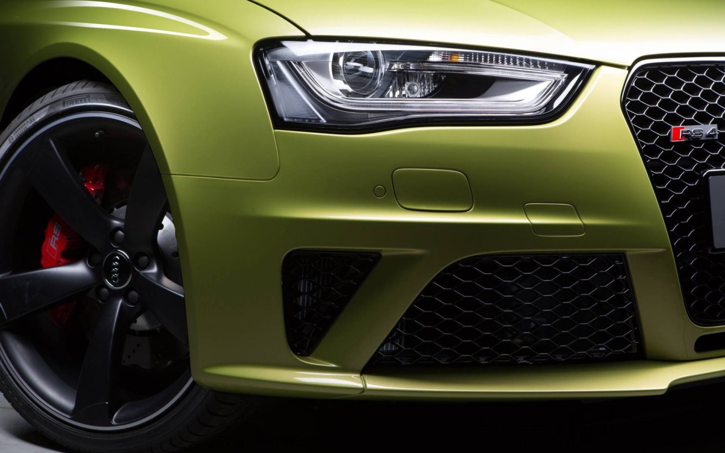 Audi RS 4 Avant Peridot Metallic 2014