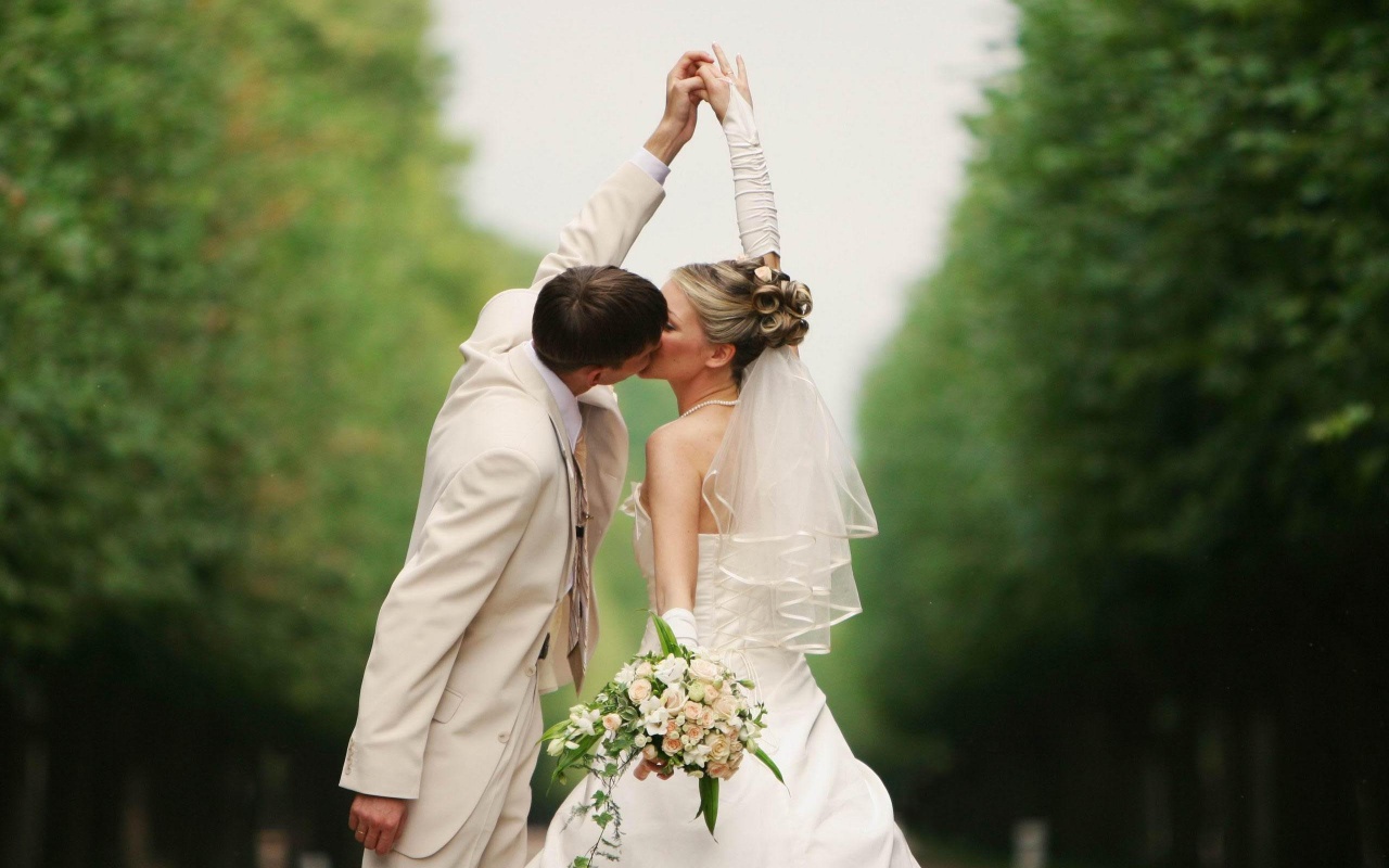 Bride And Groom Couple Kissing