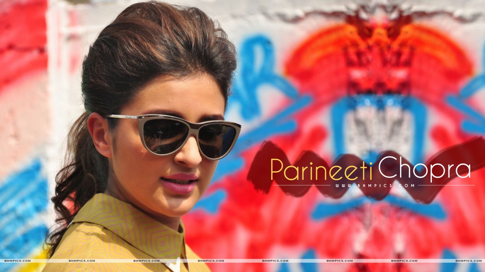 Parineeti Chopra Wearing Sunglasses